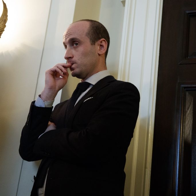 Trump-Berater verspottet – alter Weltkriegs-Post holt ihn brutal ein