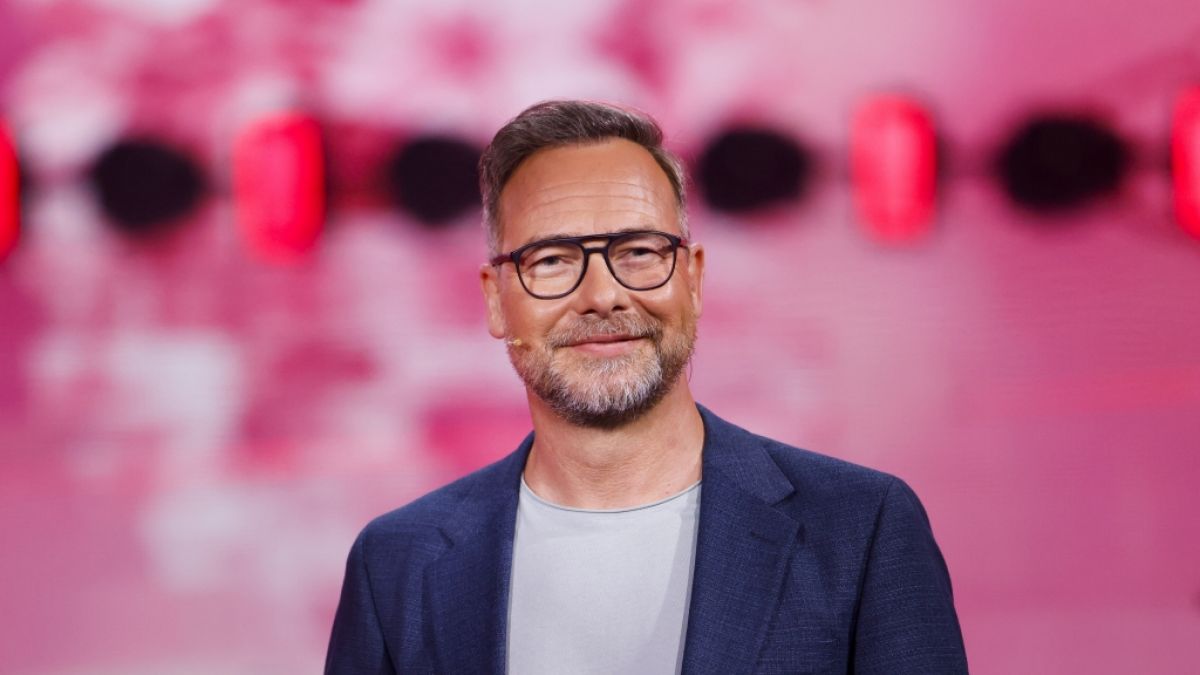 Matthias Opdenh&ouml;vel moderiert "Schlag den Star". (Foto)
