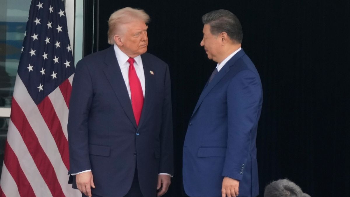 Laut Medienberichten bereitet der chinesische Pr&auml;sident Xi Jinping Waffenlieferungen an den Iran vor. Donald Trump brach indes die Verhandlungen mit Teheran ab. (Foto)