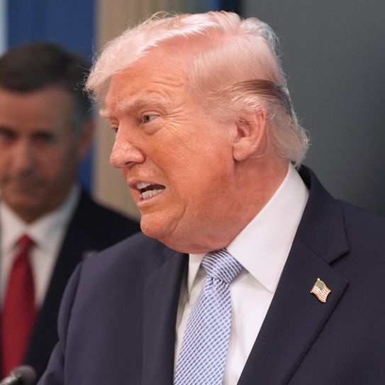 Donald Trump wird den Wirbel um eine mögliche Amtsenthebung nicht los.