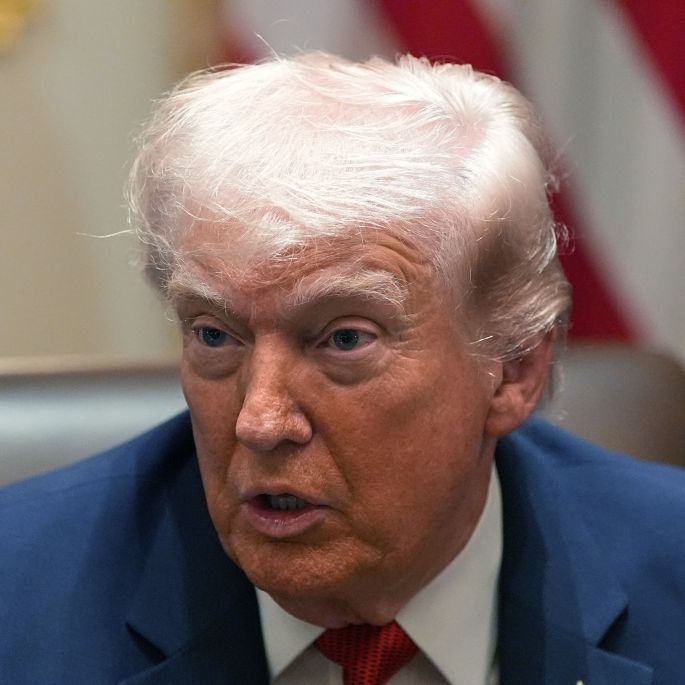 Donald Trump sorgt mit seinen geplanten Massenbegnadigungen für Wirbel.