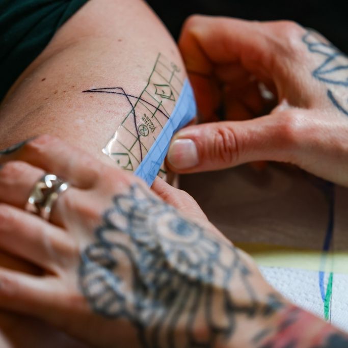 Können Tattoos Krebs auslösen? Das müssen Sie wissen