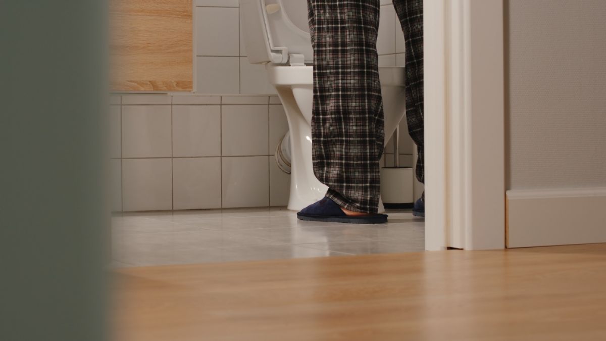 Ihnen fallen unangenehme Ger&uuml;che auf der Toilette auf? Vielleicht ist ein Arztbesuch notwendig. (Foto)