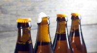 Bei einzelnen Flaschen kann es zu einem erhöhten Alkoholgehalt sowie Glasbruch kommen.