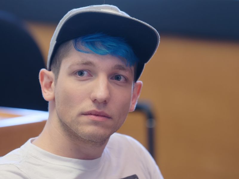 YouTube-Star Rezo in Trauer: Twitch-Stream plötzlich abgebrochen - Todesfall erschüttert Youtuber