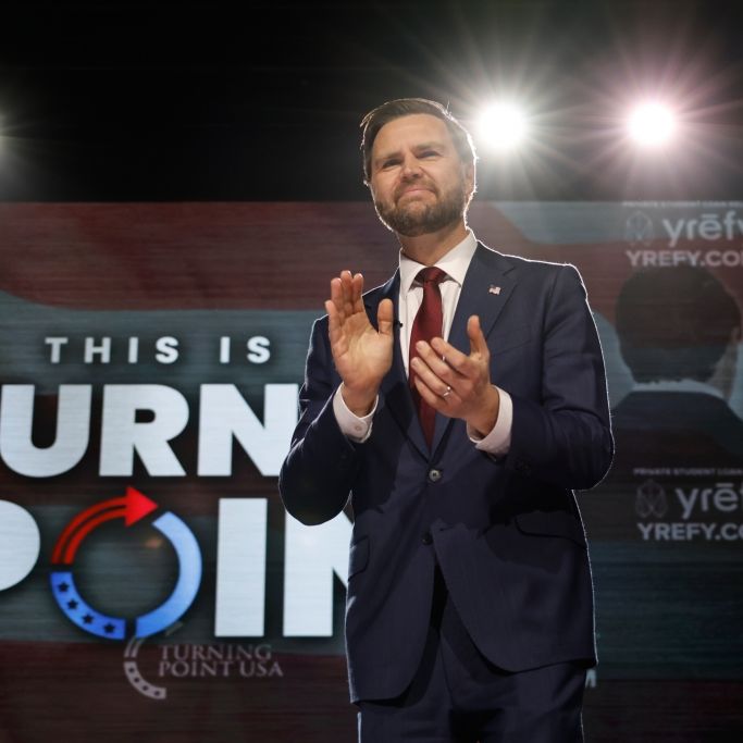 JD Vance musste vor einer überschaubaren Menge an Zuschauern sprechen.