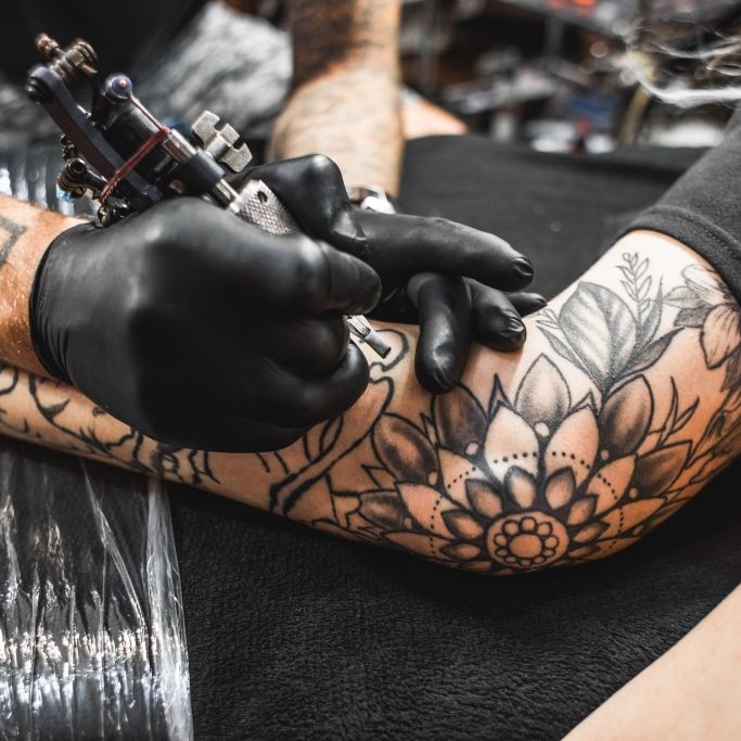 Wie gefährlich sind Tattoos für die Gesundheit wirklich?