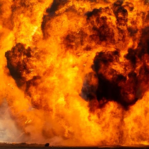 Inferno nach Drohnenangriff - Ukraine trifft Putins Öl-Herz