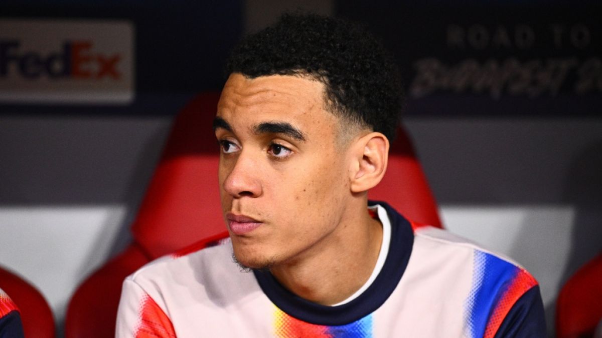 Sollte Bayern-Star Jamal Musiala nach seiner schweren Verletzung zur Fu&szlig;ball-WM 2026 fahren? (Foto)