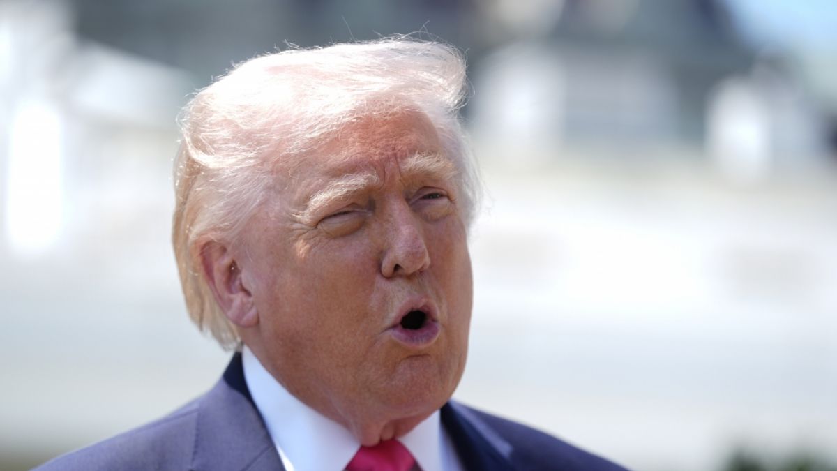 Donald Trump spielt die hohen Spritpreise weiter herunter. Im Netz hagelt es Kritik. (Foto)