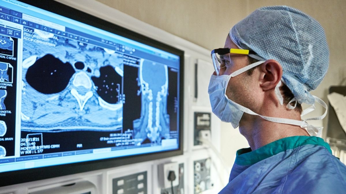 Wer regelm&auml;&szlig;ig zur Vorsorge geht, kann verhindern, dass sich der Tumor unbemerkt entwickelt. (Foto)