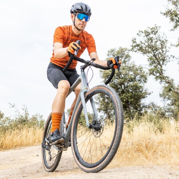 Gravelbikes eigenen sich zum Offroad-Fahren - doch mit einem Mangel können schnell Unfälle passieren.