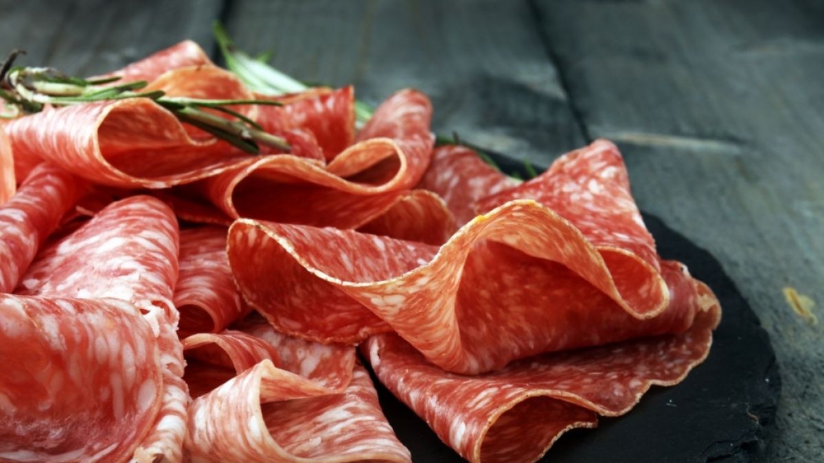 Edeka ruft aktuell Salami zur&uuml;ck (Symbolfoto). (Foto)
