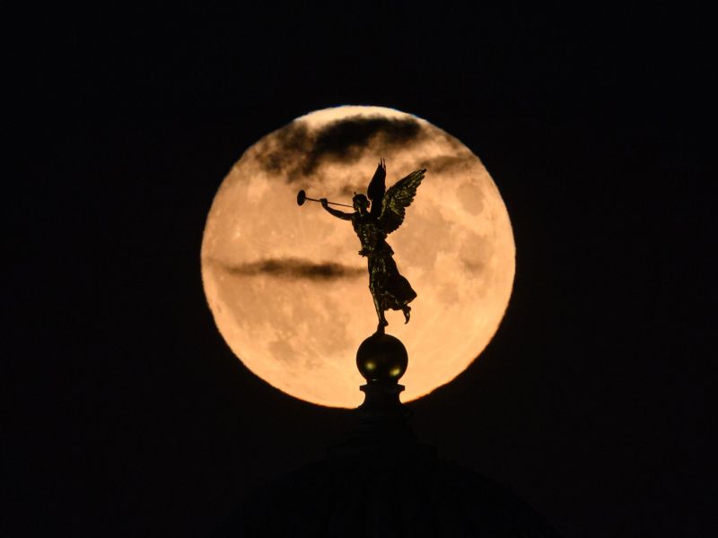 Astro-Spektakel im Mai 2026: Doppel-Vollmond und Sternschnuppen - diese Termine dürfen Sie nicht verpassen