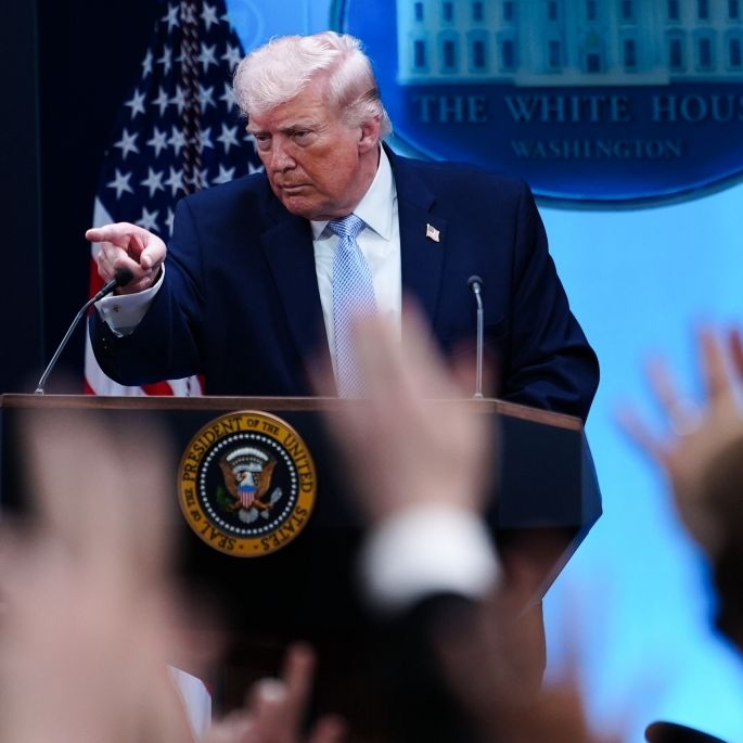 Heftiger Ausraster - US-Präsident wirft Journalistin aus Oval Office