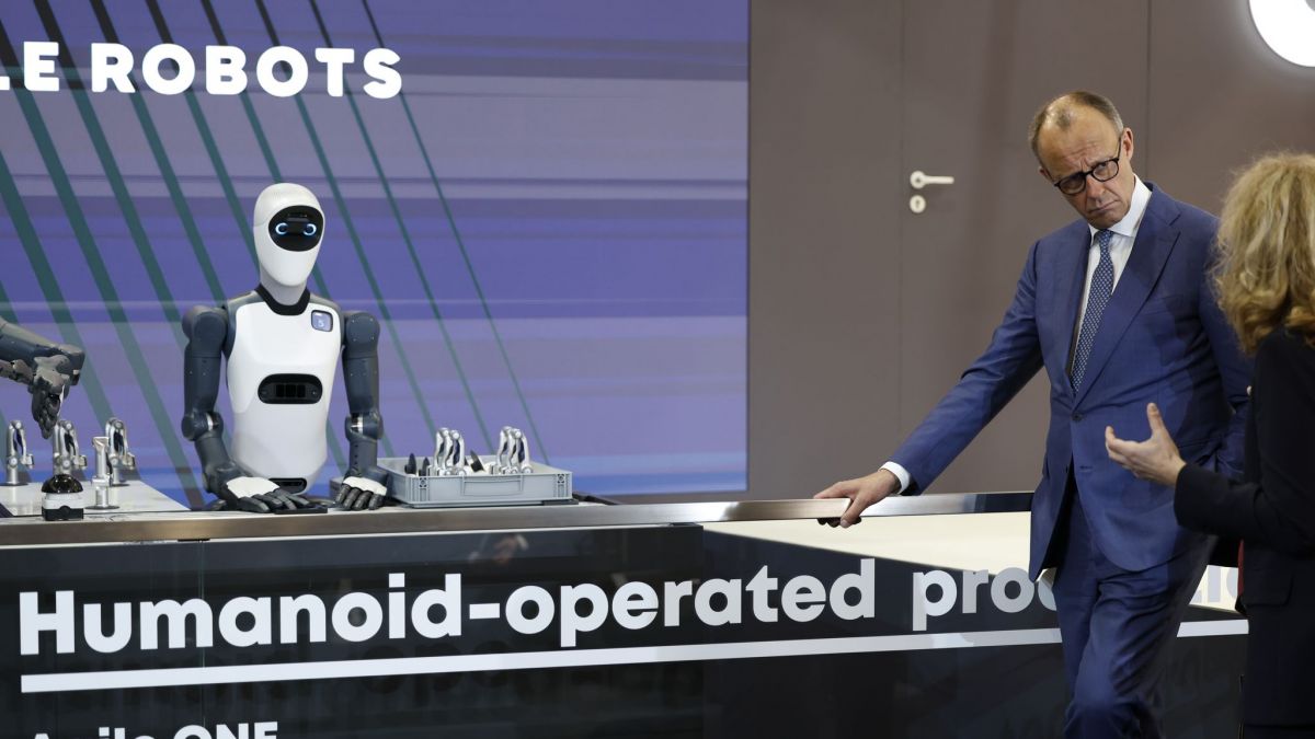 Eklat bei der Hannover Messe: Bundeskanzler Friedrich Merz macht den Rundgang allein. (Foto)