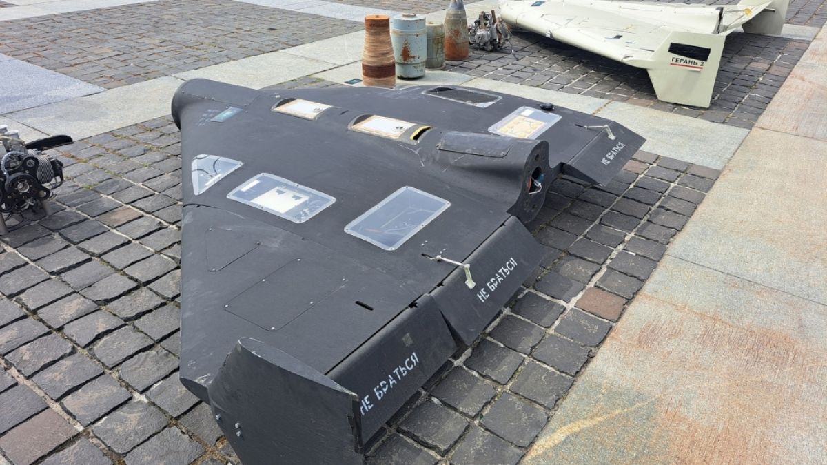 Russische Kampfdrohnen des Typs "Geran 2" sollen im Ukraine-Krieg bereits w&auml;hrend des Fluges in ihre Einzelteile auseinanderfallen. (Foto)