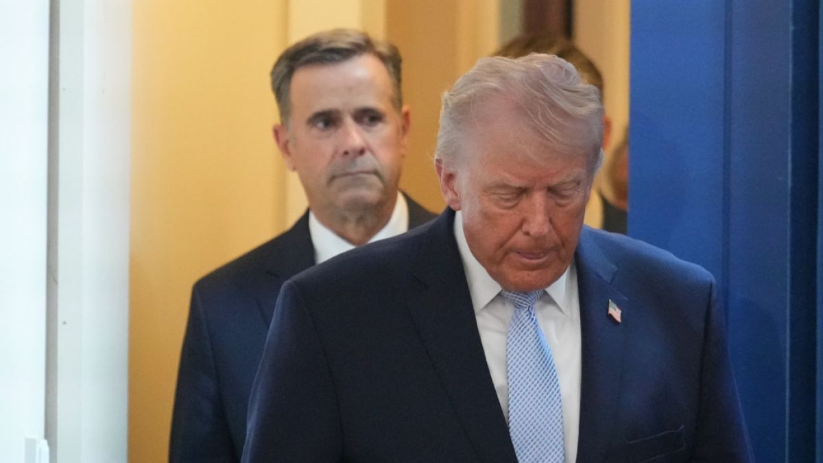 Donald Trump: FBI-Direktor in der Kritik - Alkohol-Vorw&uuml;rfe eskalieren (Foto)