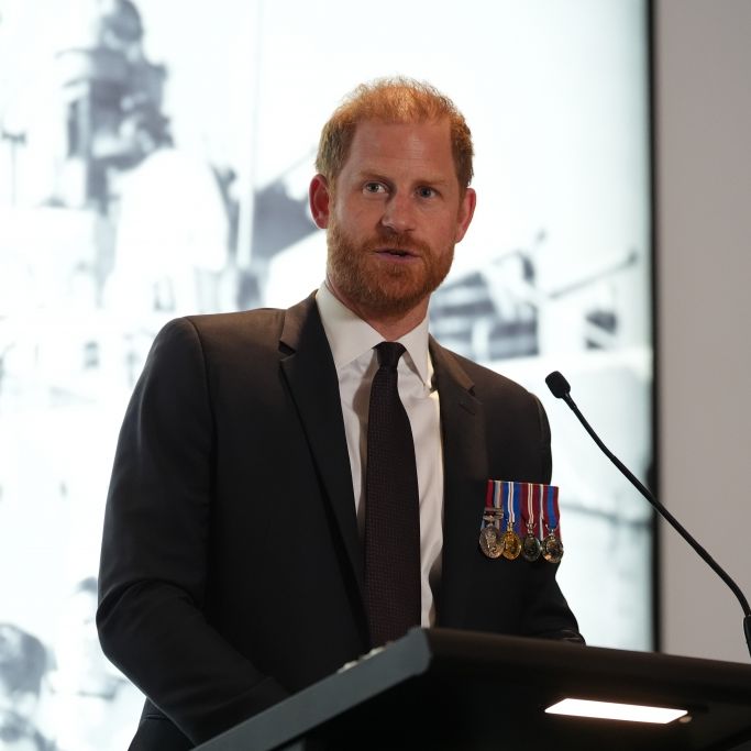 Überraschungsbesuch in Kiew - Herzog reist ohne Meghan in Kriegsgebiet