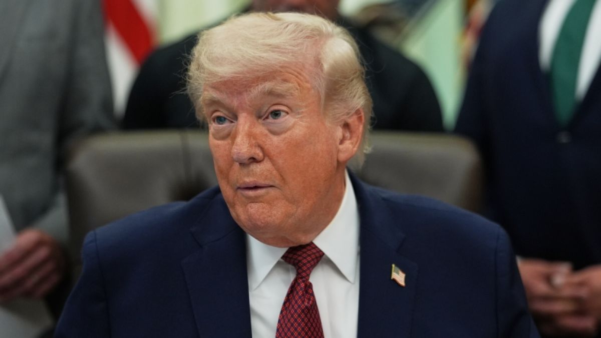 Mit einer besonderen Ma&szlig;nahme will Donald Trump einen Sturz im Wei&szlig;en Haus verhindern. (Foto)