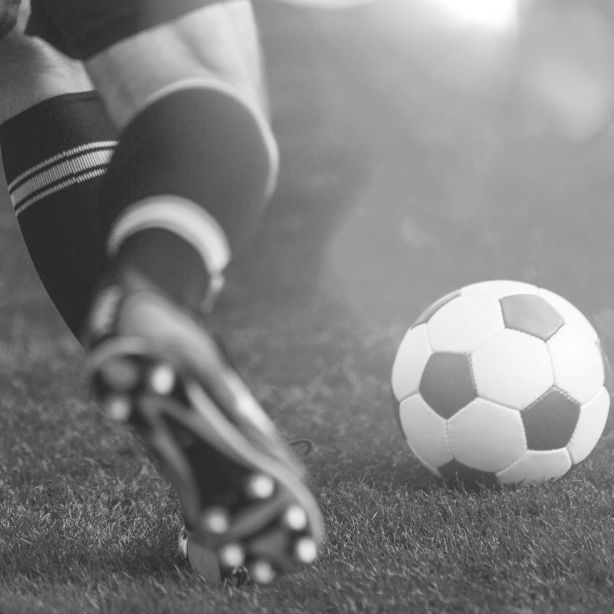 Zusammenbruch bei Freundschaftsspiel - Ex-Nationalspieler (40) gestorben
