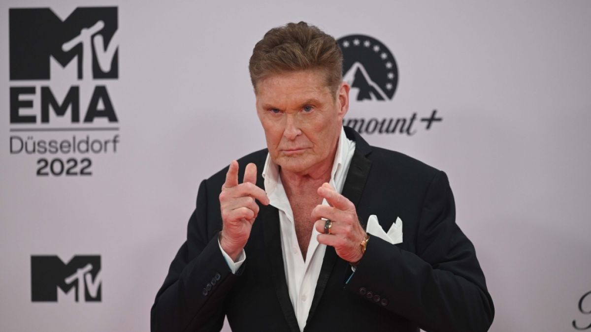 Ein Bild aus gl&uuml;cklicheren Tagen: Als dieses Foto Ende 2022 entstand, war David Hasselhoff noch k&ouml;rperlich fit und agil. (Foto)