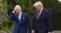 Donald Trump (r.) erwartet König Charles III. (l.) zum Staatsbesuch in den USA.