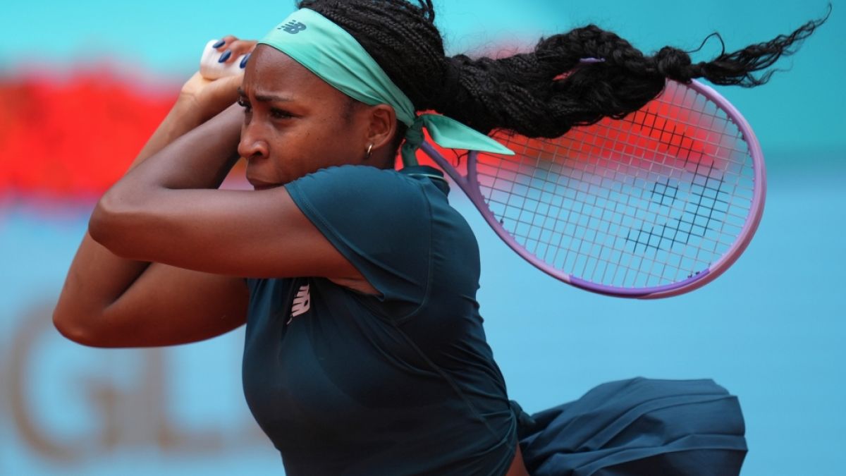 Coco Gauff aus den USA schl&auml;gt den Ball bei den Madrid Open, am 24.04.2026. (Symbolbild) (Foto)