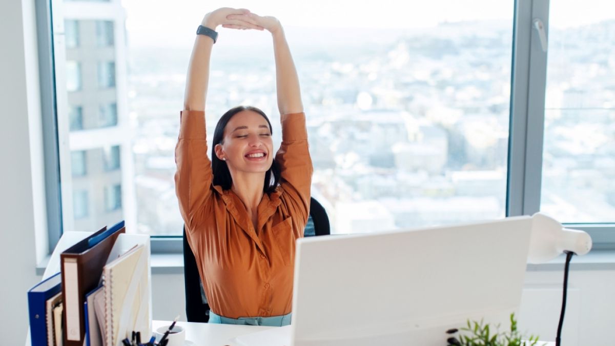 Viele Arbeitnehmer suchen lange nach einem Arbeitgeber, der zu ihnen passt - nicht nur das Gehalt spielt eine Rolle. (Foto)