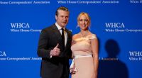 Verteidigungsminister Pete Hegseth und seine Frau Jennifer Rauchet posieren für Fotografen beim jährlichen White House Correspondents' Association Dinner.