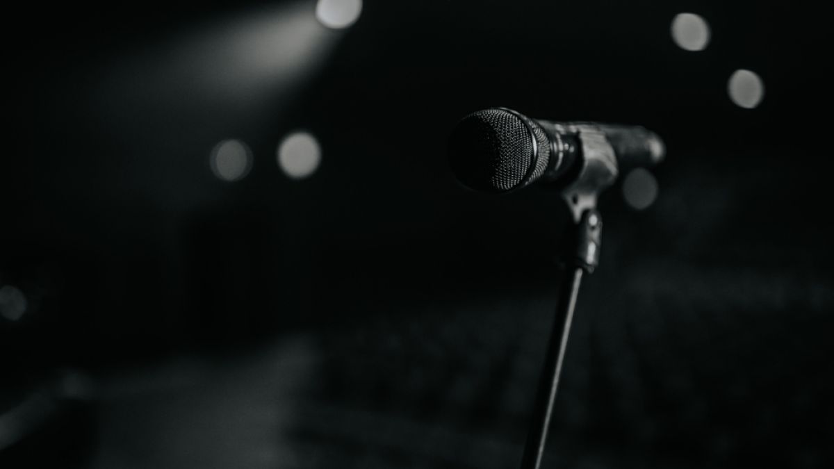 Die Musikwelt muss Abschied nehmen von Rowli: Der Musiker, der mit b&uuml;rgerlichem Namen Liron Dorow hie&szlig;, ist mit nur 23 Jahren gestorben (Symbolfoto). (Foto)