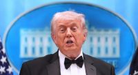 Donald Trump räumt weiter auf.