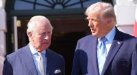 Donald Trump (r.) leistete sich beim Staatsbesuch von König Charles III. (l.) einen Fauxpas.