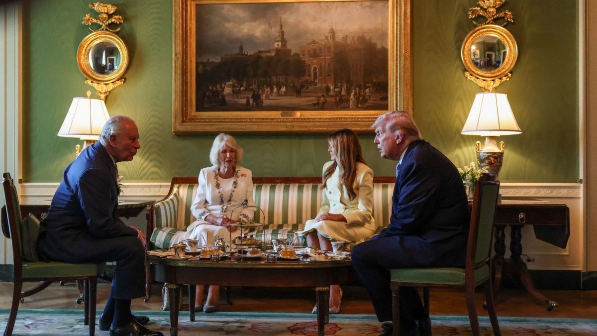 K&ouml;nig Charles III. und K&ouml;nigin Camilla nehmen am ersten Tag des Staatsbesuchs in den USA gemeinsam mit US-Pr&auml;sident Donald Trump und First Lady Melania Trump an einer Teestunde im Wei&szlig;en Haus in Washington DC teil. (Foto)