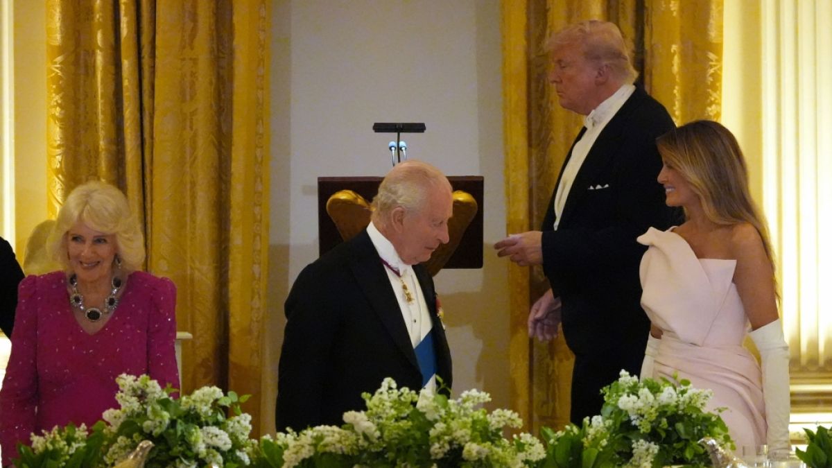 Beim Staatsbankett stellte Donald Trump K&ouml;nig Charles III. blo&szlig;. (Foto)