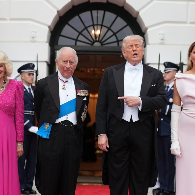 Donald Trump rutscht bei seiner Melania die Hand aus - Video zeigt es