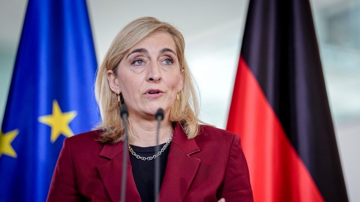 Gesundheitsministerin Nina Warken (CDU) plant ein gro&szlig;es Entlastungspaket f&uuml;r die Krankenkassen. Dazu z&auml;hlen auch Teilkrankschreibungen f&uuml;r Versicherte. (Foto)