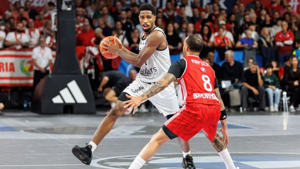 William Christmas (l.) im wei&szlig;en Trikot seines ehemaligen Vereins NINERS Chemnitz (Archivbild, 2024). (Foto)