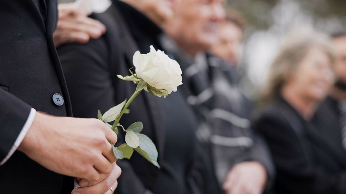 Trauer um Matt DeCaro: Der unter anderem aus "Prison Break" oder "Dr. House" bekannte Schauspieler ist mit 70 Jahren gestorben (Symbolfoto). (Foto)