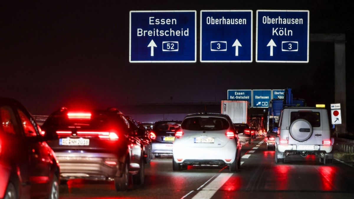 Bei unzureichendem Sicherheitsabstand kann es insbesondere auf der Autobahn zu schweren Auffahrunf&auml;llen kommen. (Foto)