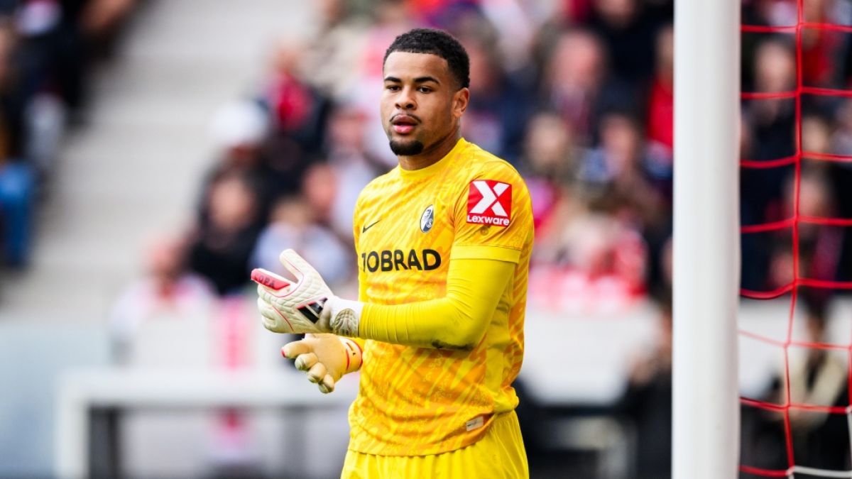 Noah Atubolu ist in der Bundesliga Stammtorwart beim SC Freiburg. (Foto)