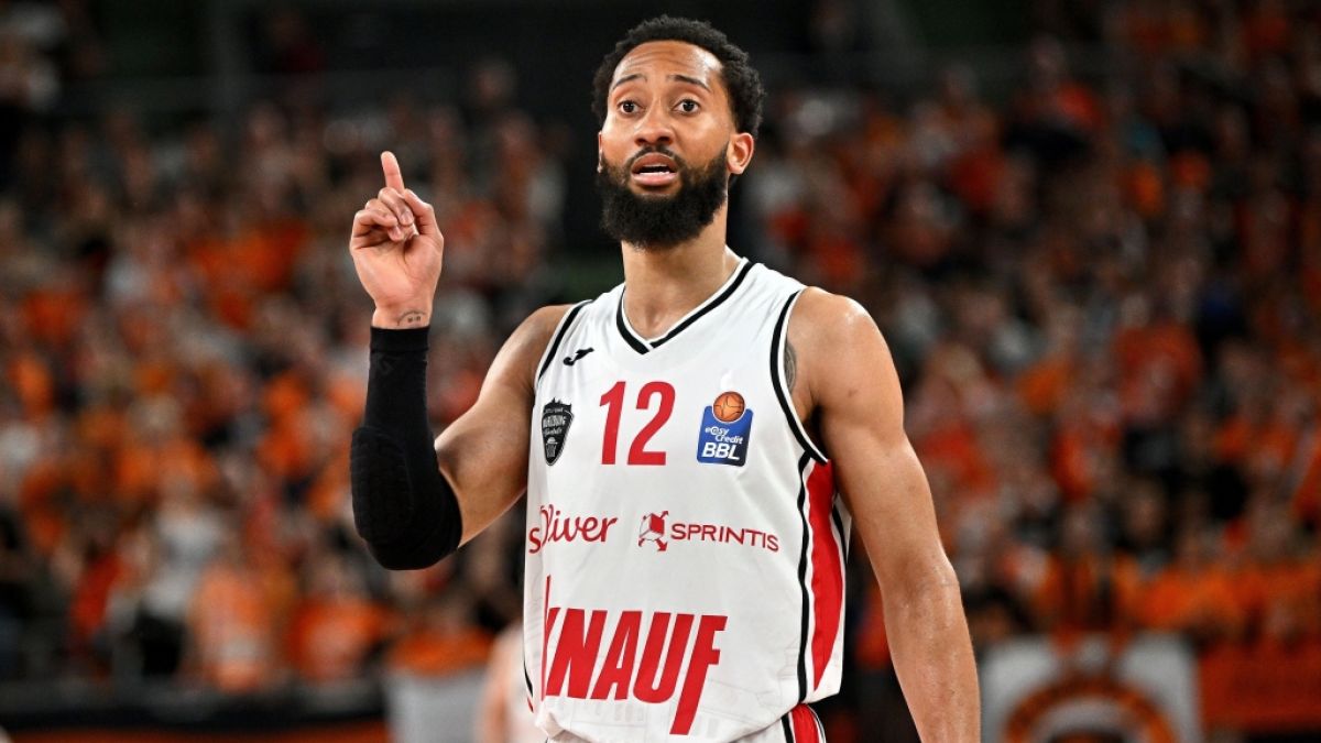 Davion Mintz im Ausw&auml;rtstrikot der W&uuml;rzburg Baskets (Archivbild, 2025). (Foto)