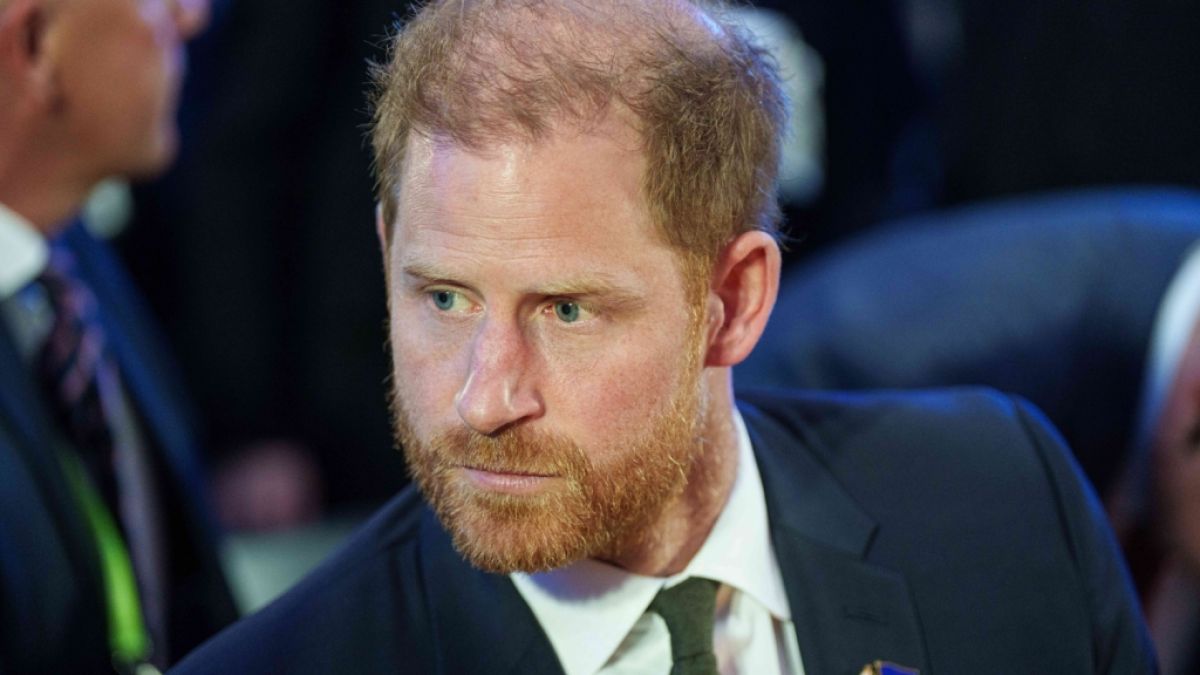 Prinz Harry muss sich nach seinen j&uuml;ngsten &Auml;u&szlig;erungen den Vorwurf gefallen lassen, ein Versprechen an seine verstorbene Gro&szlig;mutter Queen Elizabeth II. gebrochen zu haben. (Foto)