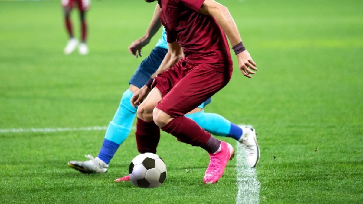 Trauer um Wilfredo Velarde Puma: Der fr&uuml;here peruanische Fu&szlig;baller ist im Alter von 50 Jahren gestorben, nachdem er in einem Club von Sch&uuml;ssen getroffen und t&ouml;dlich verletzt wurde (Symbolfoto). (Foto)