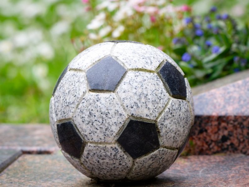 Martin Hoffmeier ist tot: Drama bei Regionalliga-Spiel - Stadionsprecher kollabiert und stirbt