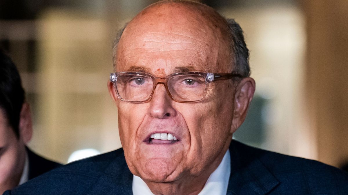 Donald Trumps langj&auml;hriger Gef&auml;hrte Rudy Giuliani befindet sich in kritischem Zustand in einem Krankenhaus in Florida. (Foto)