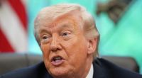 Donald Trump bestreitet vor laufenden Kameras eine Aussage, die er erst am Vorabend gemacht hat.
