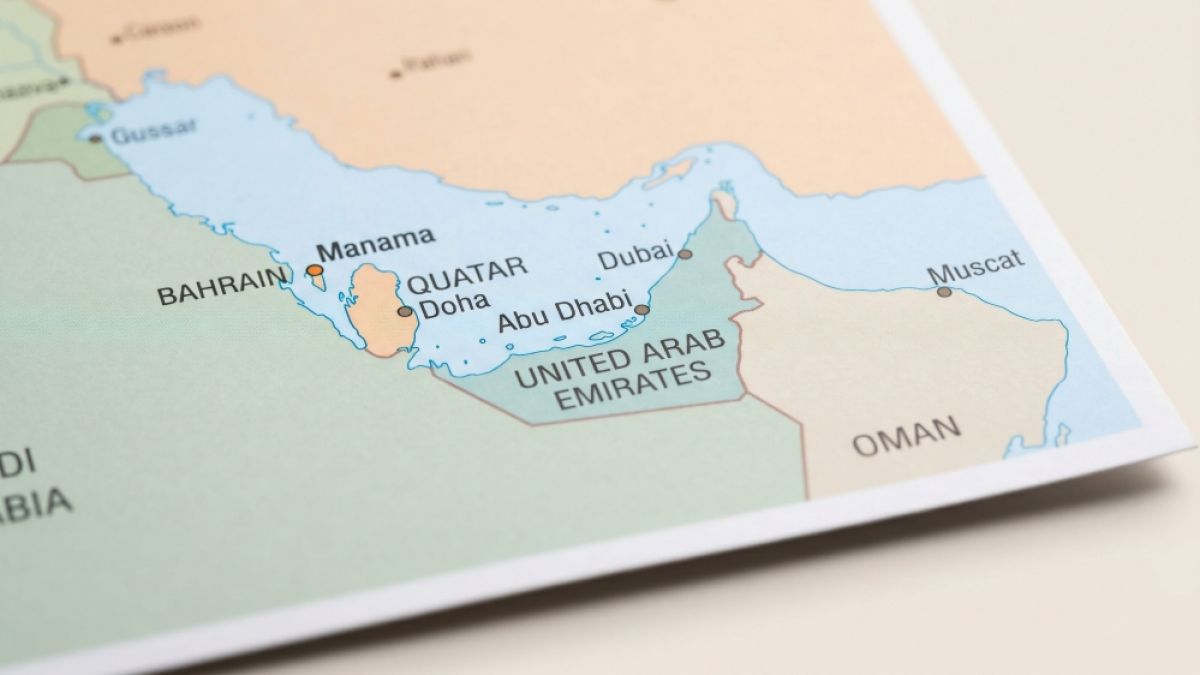 Explosionen und Gro&szlig;brand in den Emiraten nach neuer Eskalation (Foto)