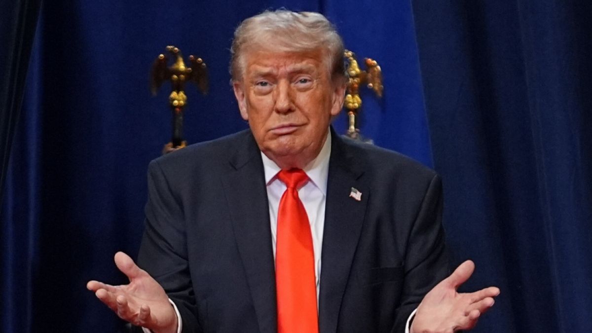 Donald Trump sind bei einer Veranstaltung offenbar wieder die Augen zugefallen. (Foto)