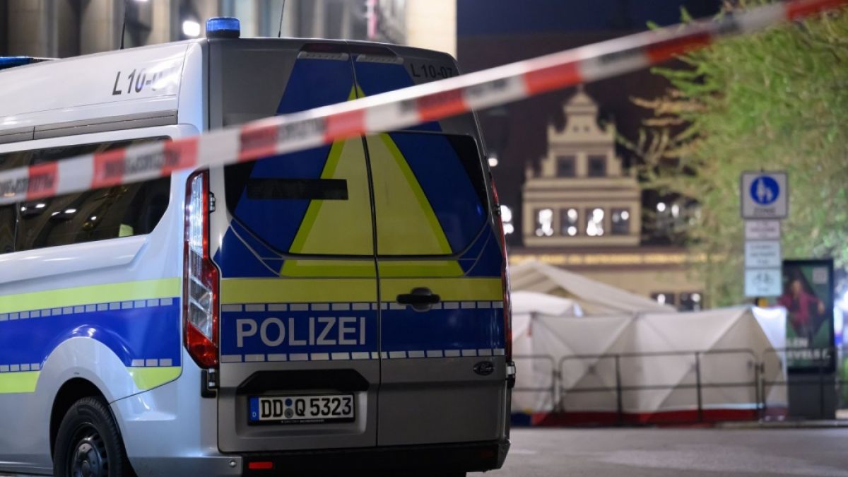 In der Leipziger Innenstadt fuhr ein Auto mehrere Menschen an. (Foto)